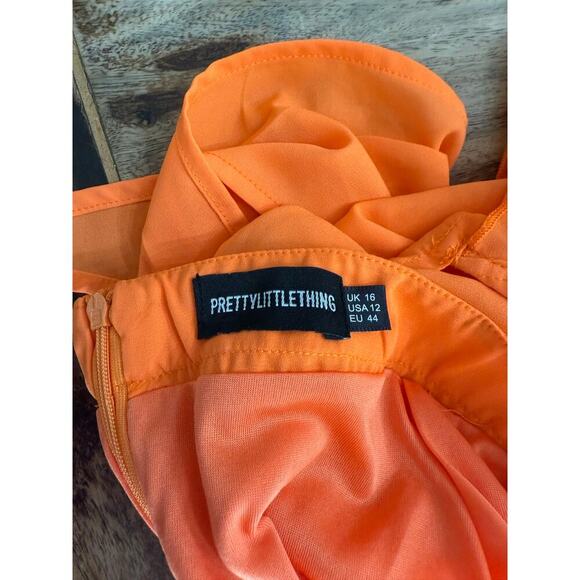 PrettyLittleThing Women's Orange V-Neck Tieback Jumpsuit Romper Size 12 - Picture 4 of 5